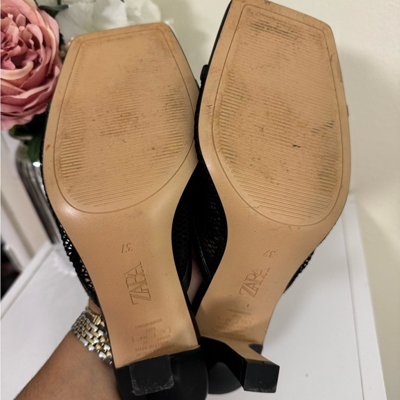 Zara black sandal size 7 heel size 2 inches. - Picture 5 of 5